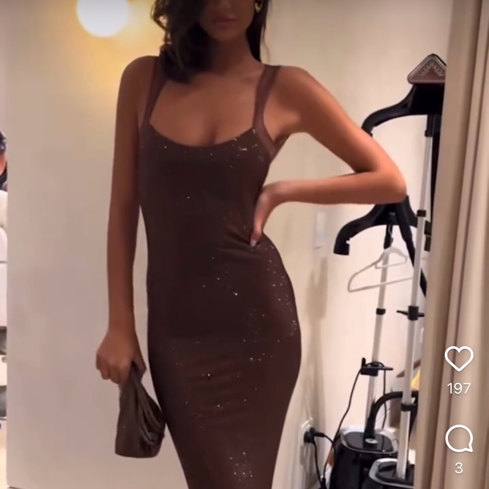 MESHKI JASMYN HOT FIX MAXI DRESS WITH MESH BACK IN CHOCOLATE 🤎